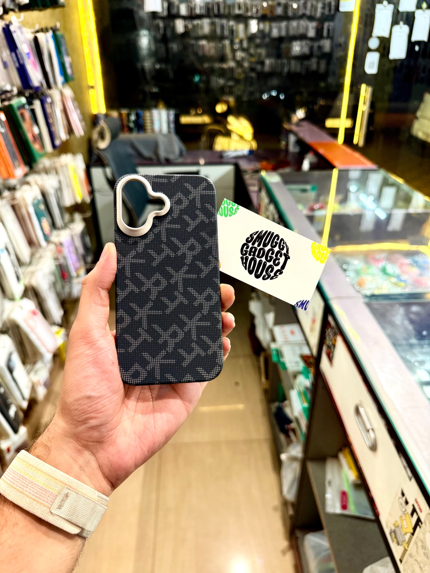 Crazy Black Aramid Fibre MagSafe Case for Iphone (Side Cut)