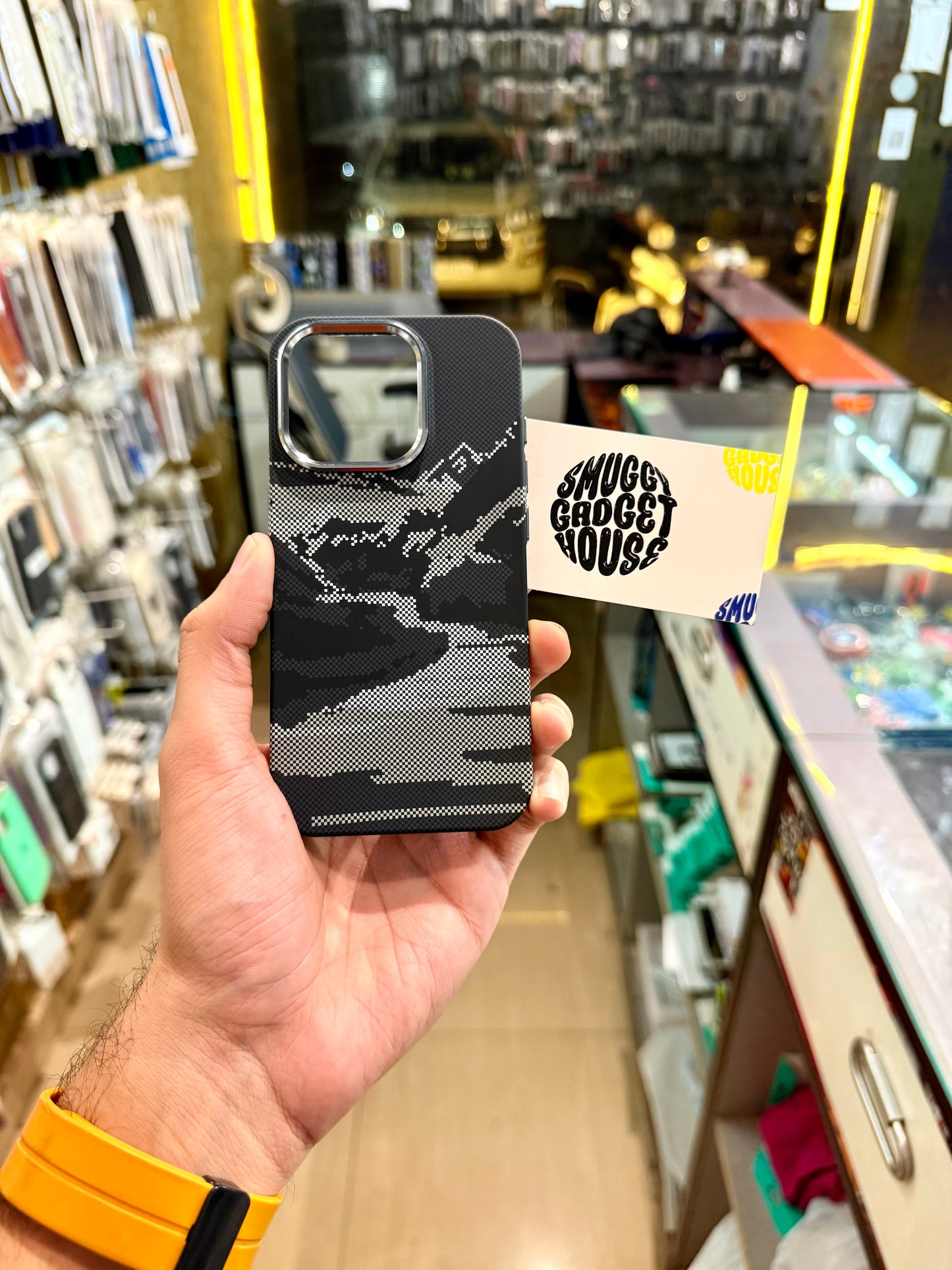 Black Mountain Aramid Carbon Fibre MagSafe Case for Iphone