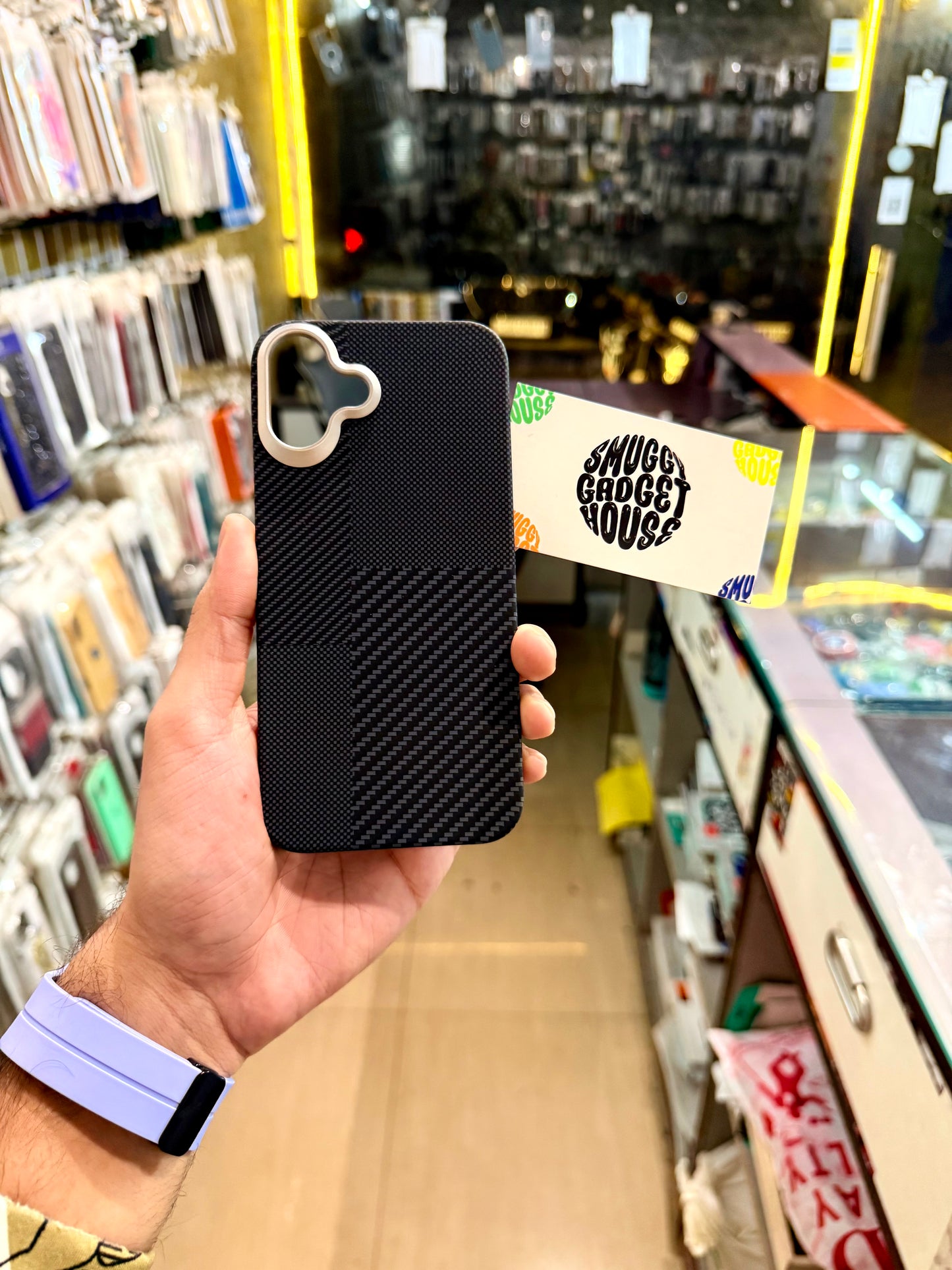 Classic Black Aramid Fibre MagSafe Case for Iphone (Side Cut)