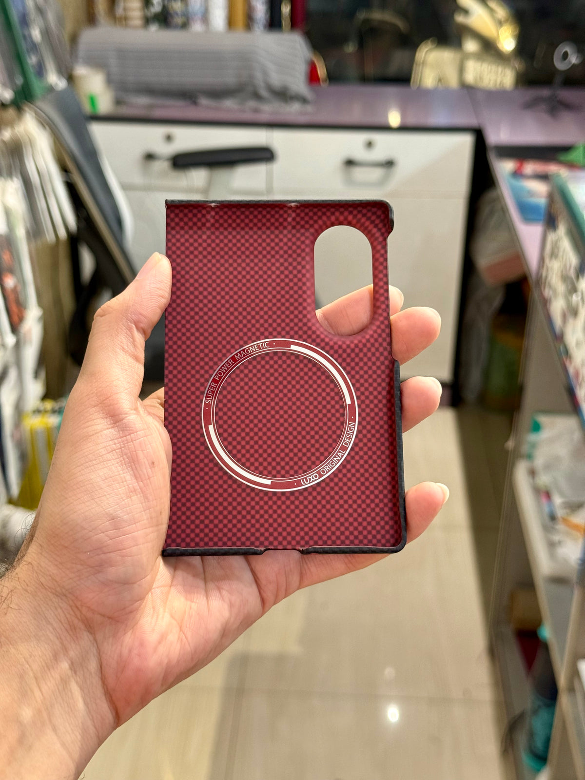Luxo Tiger Carbon MagSafe case for SAM Galaxy Fold