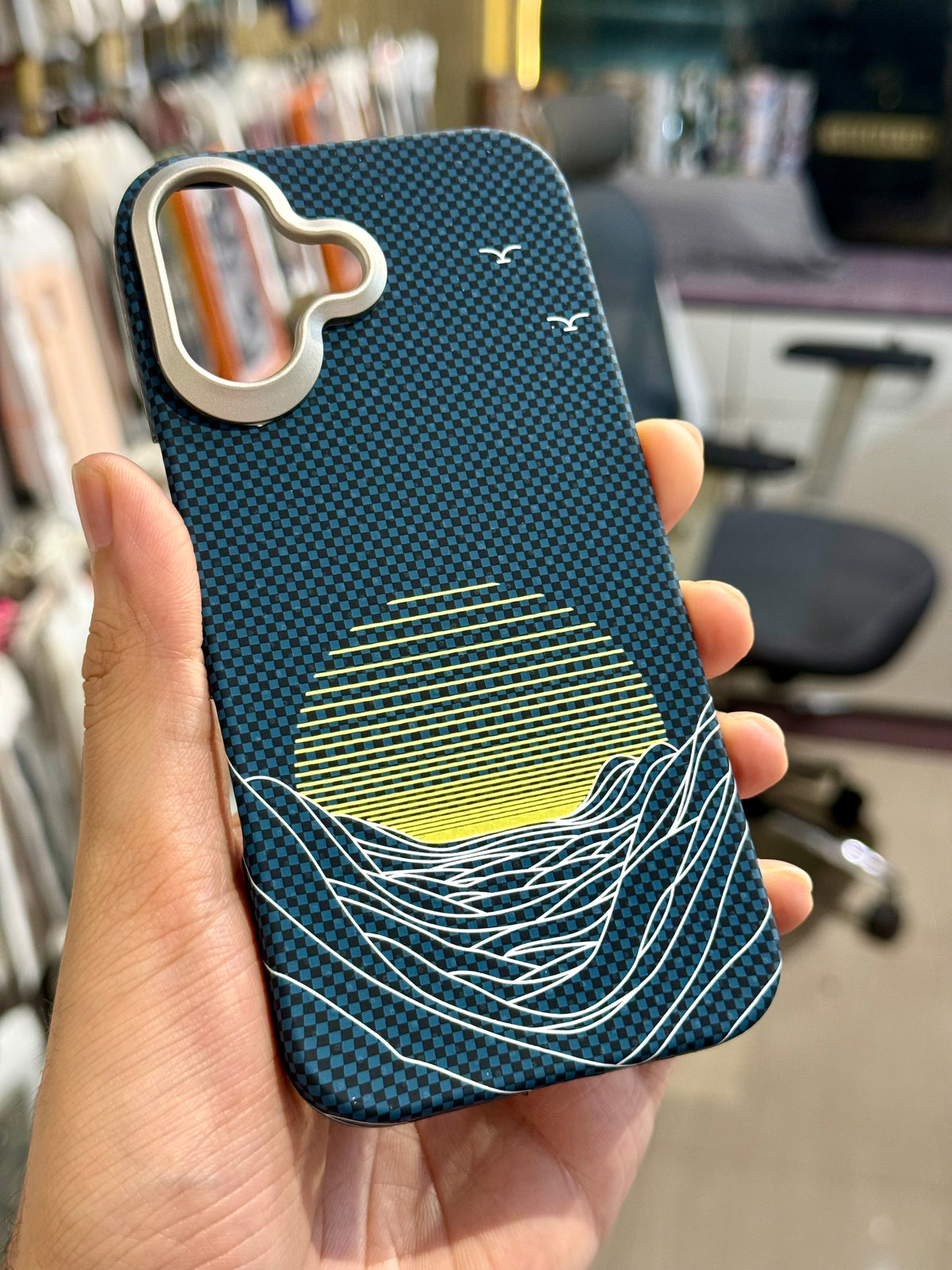 Og Sunset Slim Carbon MagSafe Case for Iphone (Side Cut)