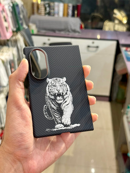 Luxo Tiger Carbon MagSafe case for SAM Galaxy Fold