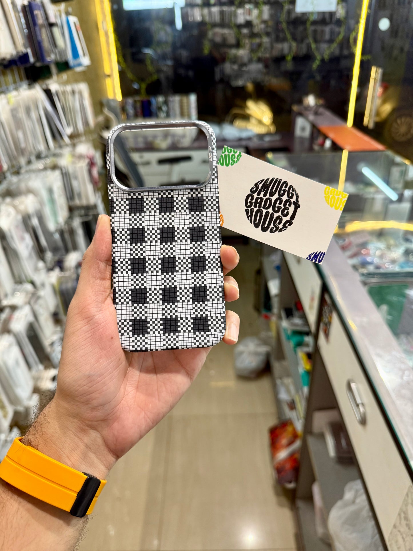 Og White Aramid Fibre MagSafe Case for Iphone (Black)