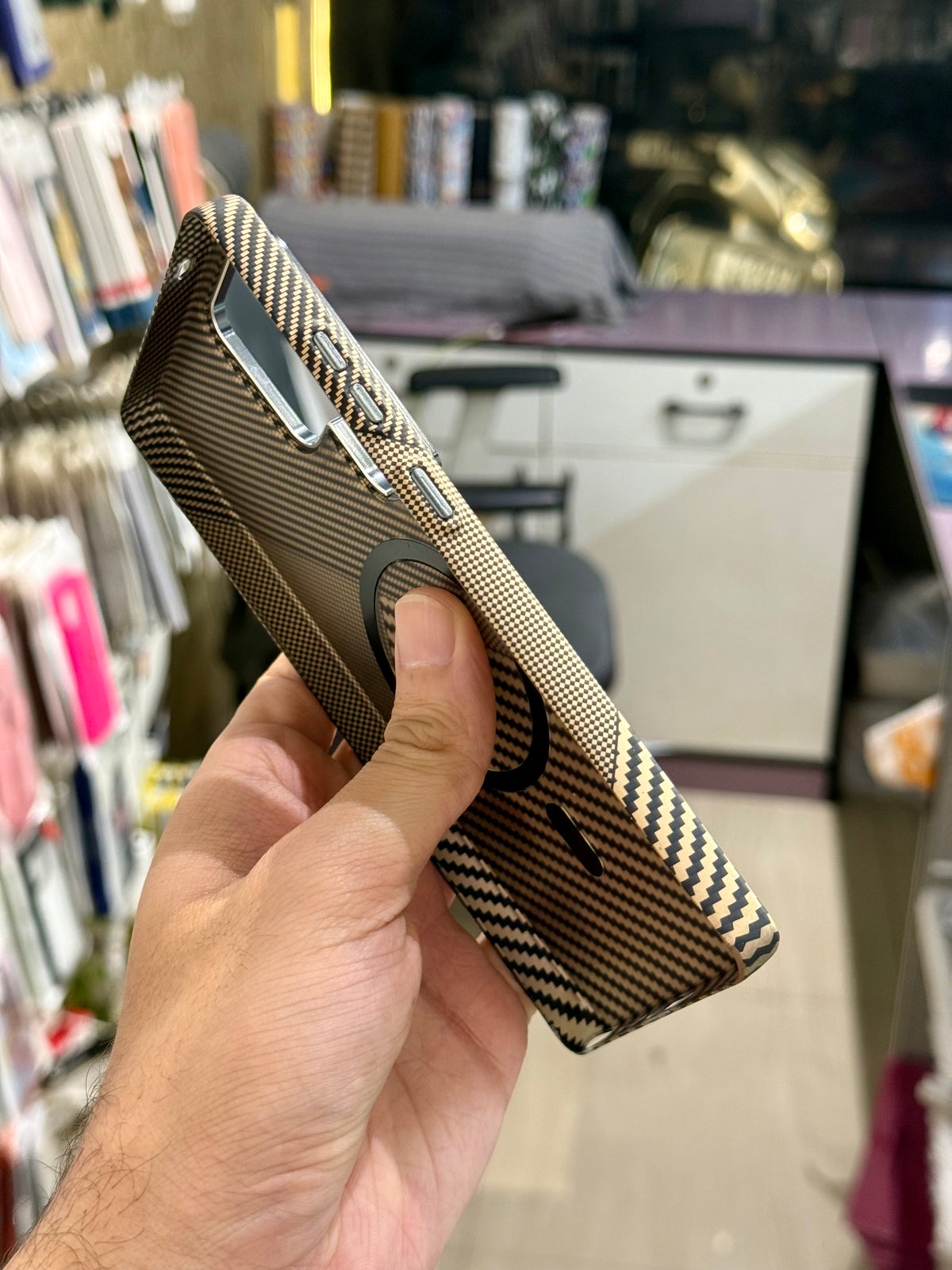 Gold Edition Carbon MagSafe Case for SAM Galaxy