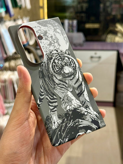 Luxo Tiger Carbon MagSafe Case for SAM Galaxy Fold