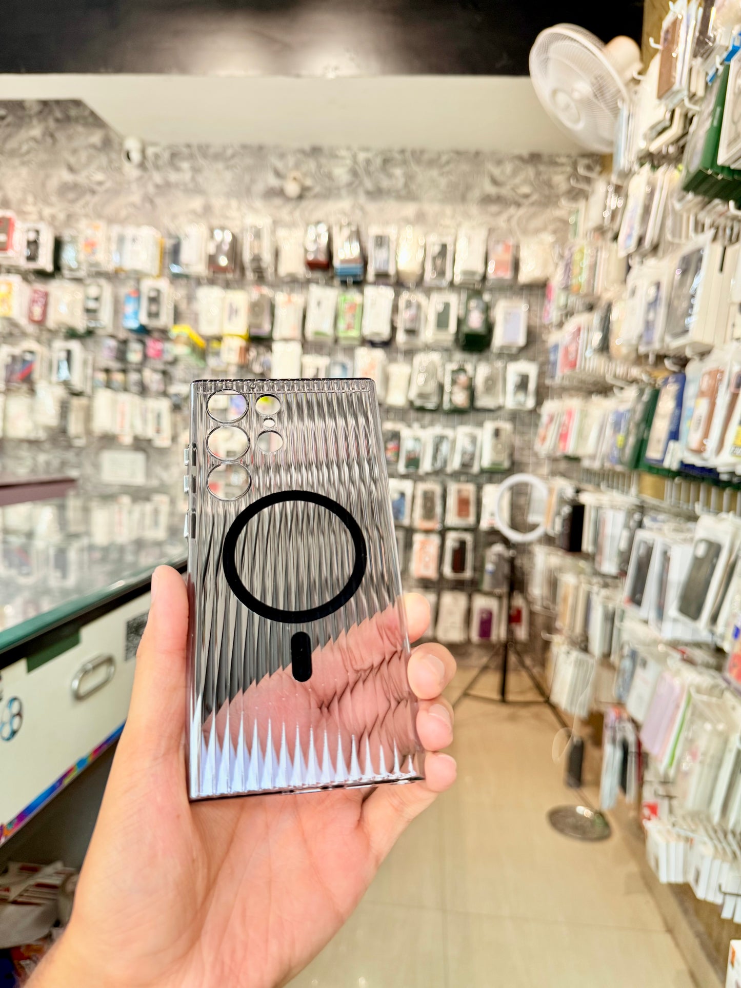 Anti Yellow Magsafe Case for SAM Galaxy (Wavy)